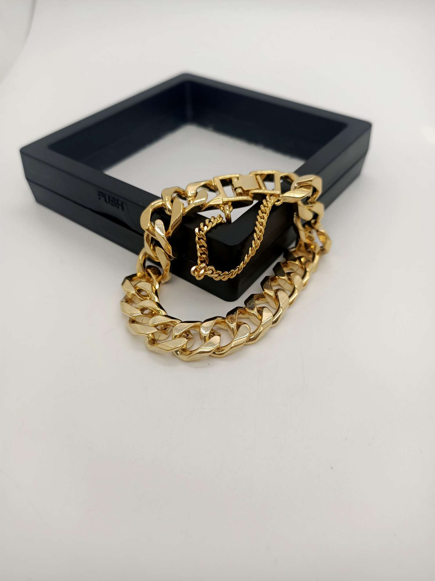 手链前十奢侈品牌/手链前十奢侈品牌图片-第1张图片