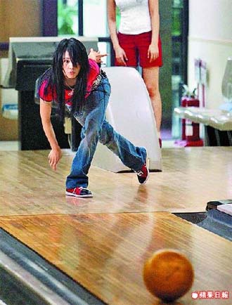 千万不要带戒指打保龄球(带戒指打保龄球 真实)-第1张图片