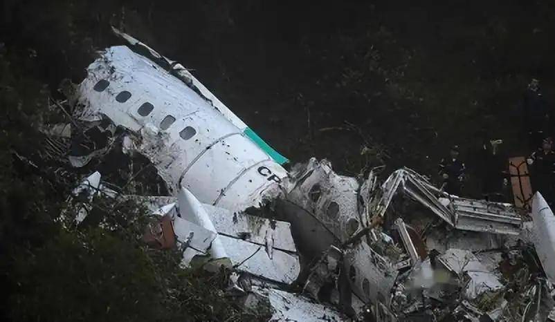 惨不忍睹飞行员遗体.飞行员猝死？-第2张图片