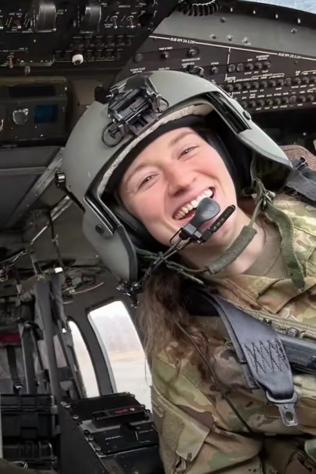 惨不忍睹飞行员遗体.飞行员猝死？-第1张图片