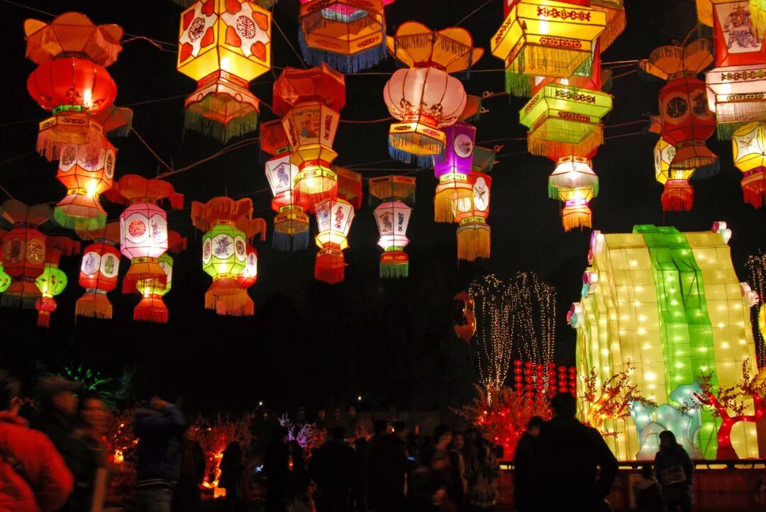 【春节适合去哪里旅游,春节去哪里旅游好玩又便宜】-第1张图片