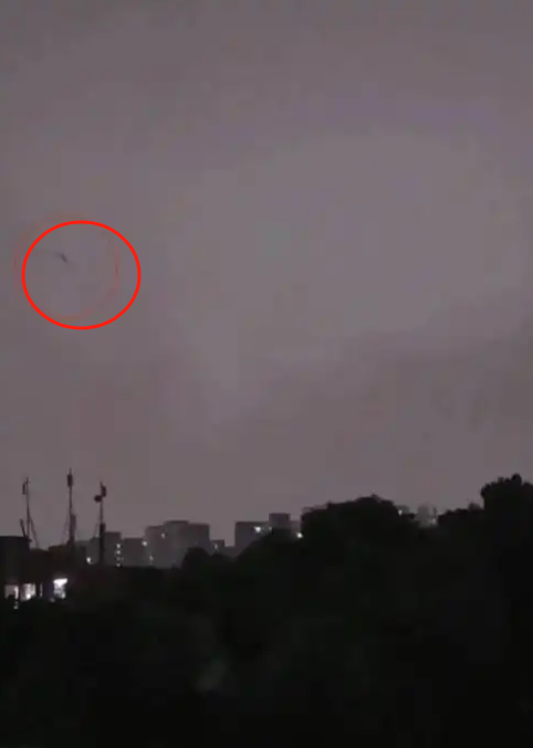 今天北京上空不明飞行物/北京上空突然出现不明飞行物-第1张图片