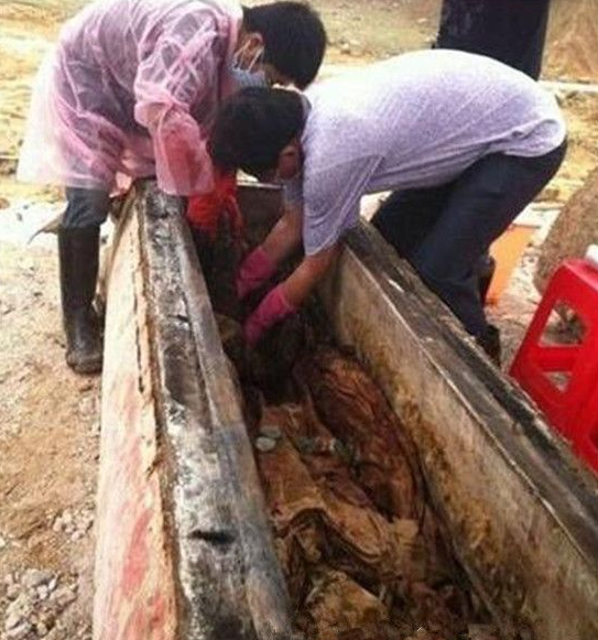 【俄罗斯僵尸事件是什么时候,俄罗斯有僵尸是真的吗?】-第2张图片